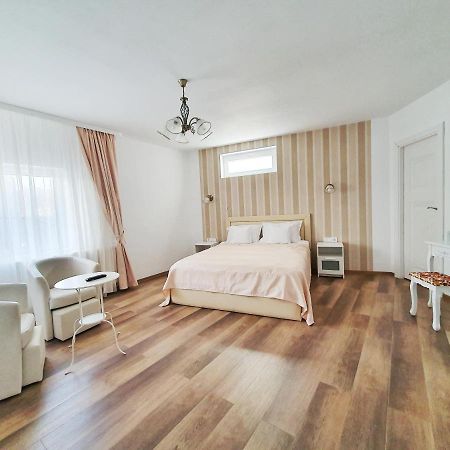 Hotel Tourist B&C Curtea de Argeş Exteriér fotografie