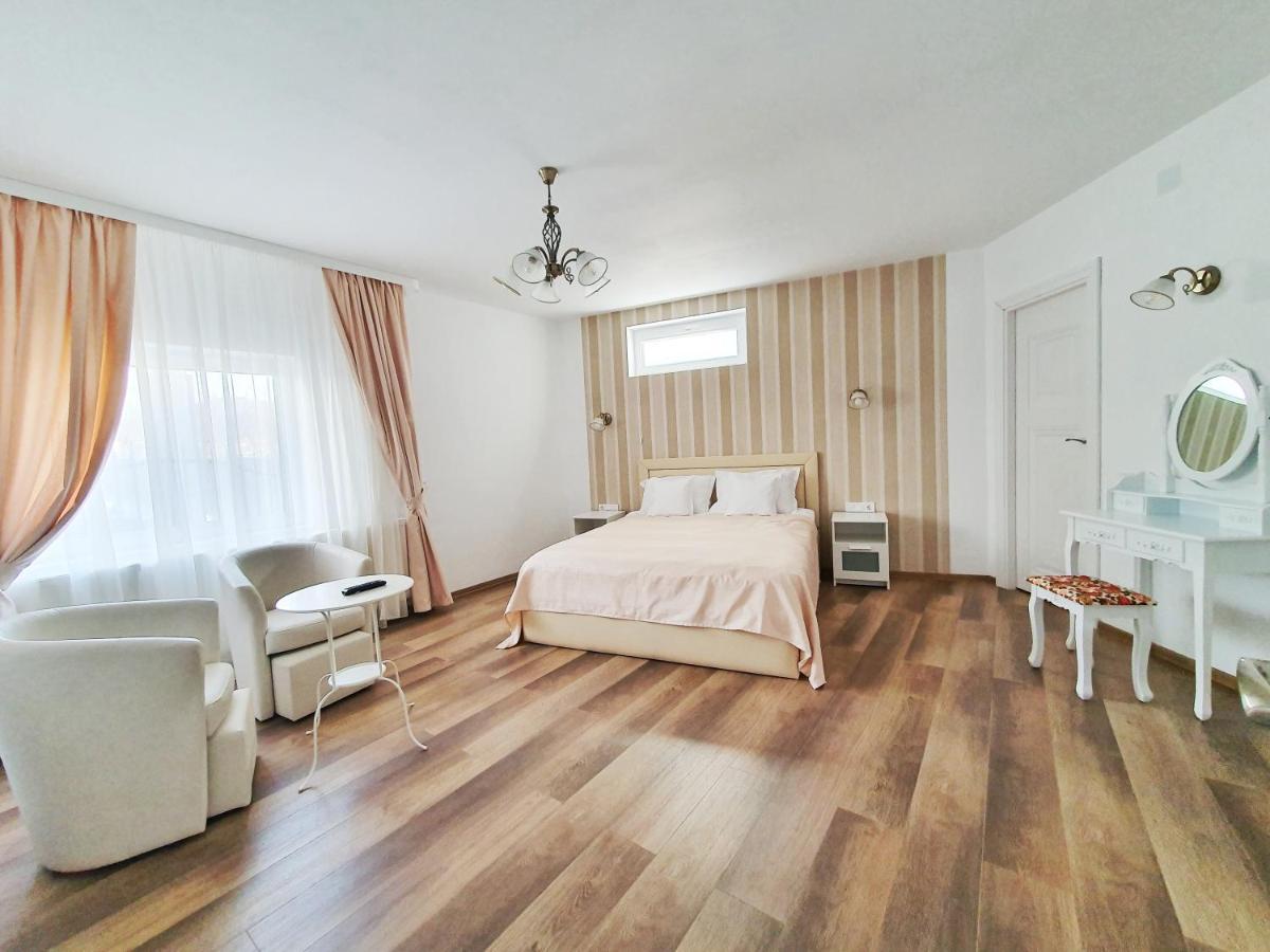 Hotel Tourist B&C Curtea de Argeş Exteriér fotografie